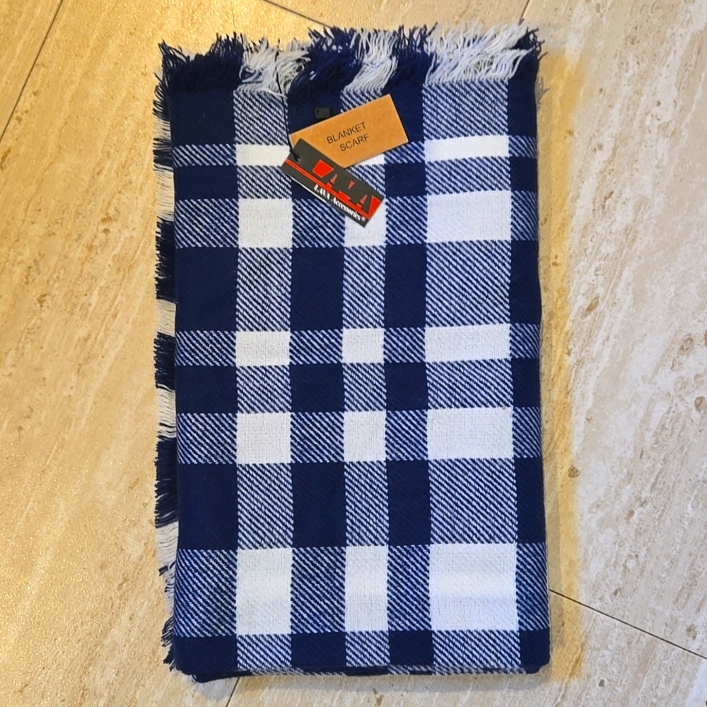 NWT LAVA Accessories Versatile Buffalo Check Blanket Scarf